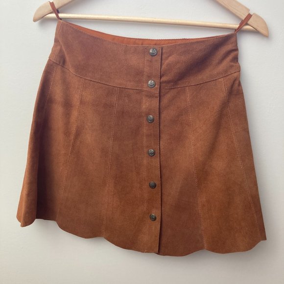 XS Scallop hem cognac suede mini skirt - Picture 2 of 8
